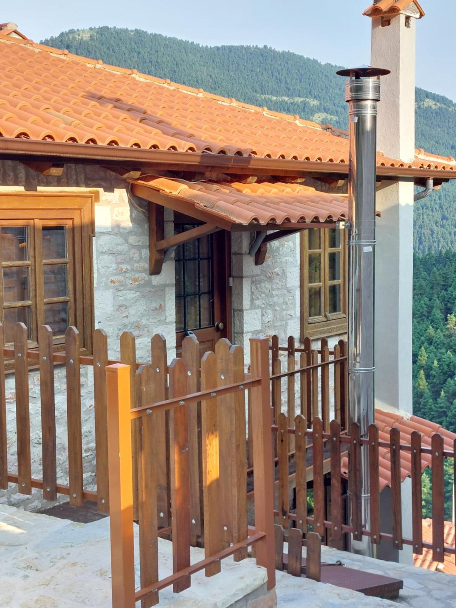 Villa Korfes-Κορφές Τριώροφη Βίλα Για Οικογένειες Και Παρέες Karpenísion Extérieur photo